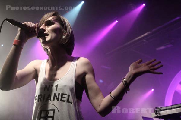 YELLE - 2010-12-02 - PARIS - La Fleche d'Or - 